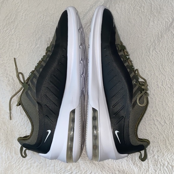 Nike\'s Air Max Axis main image 7